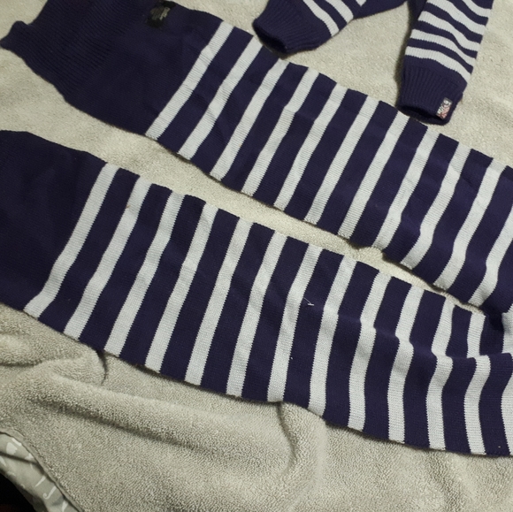 Hat, scarf and mittens.  Ladies O/S. - Picture 6 of 6